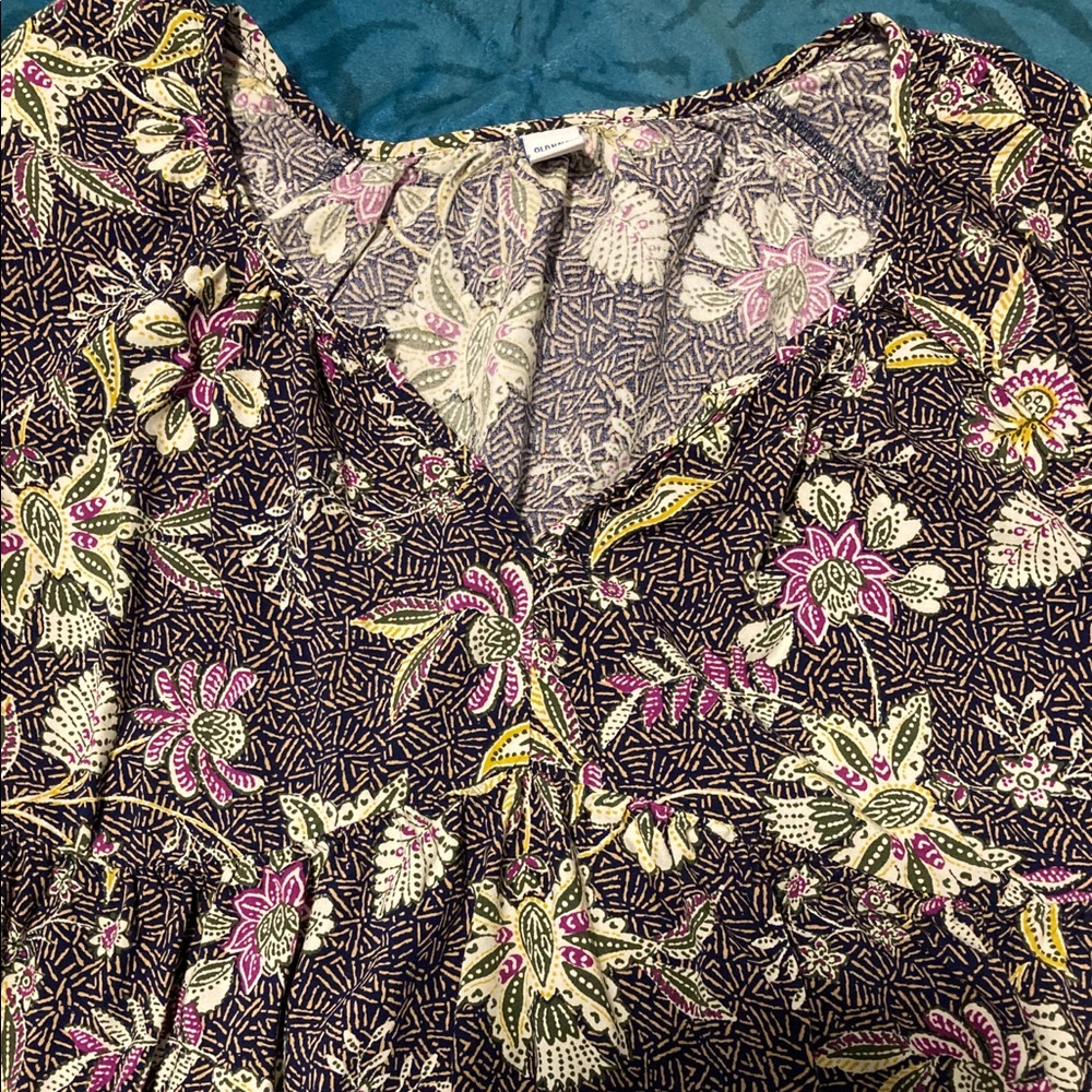 Patterned Peasant Top 🌟 - Picture 2 of 3